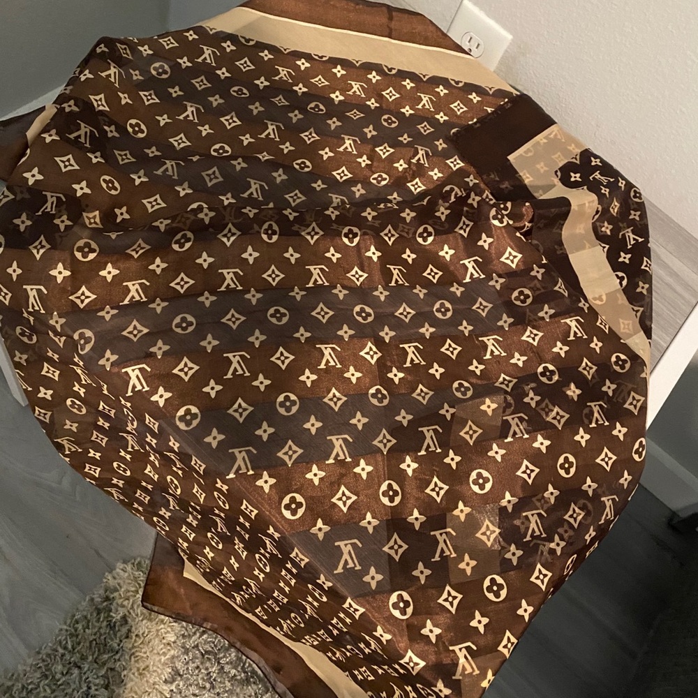 Louis Vuitton scarf